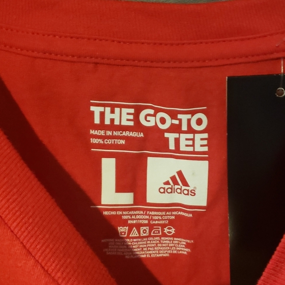 Adidas Men's Graphic T-shirt 👕 - Picture 2 of 4